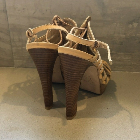 Stuart Weitzman Hitied Suede Platform Sandal - Picture 6 of 6